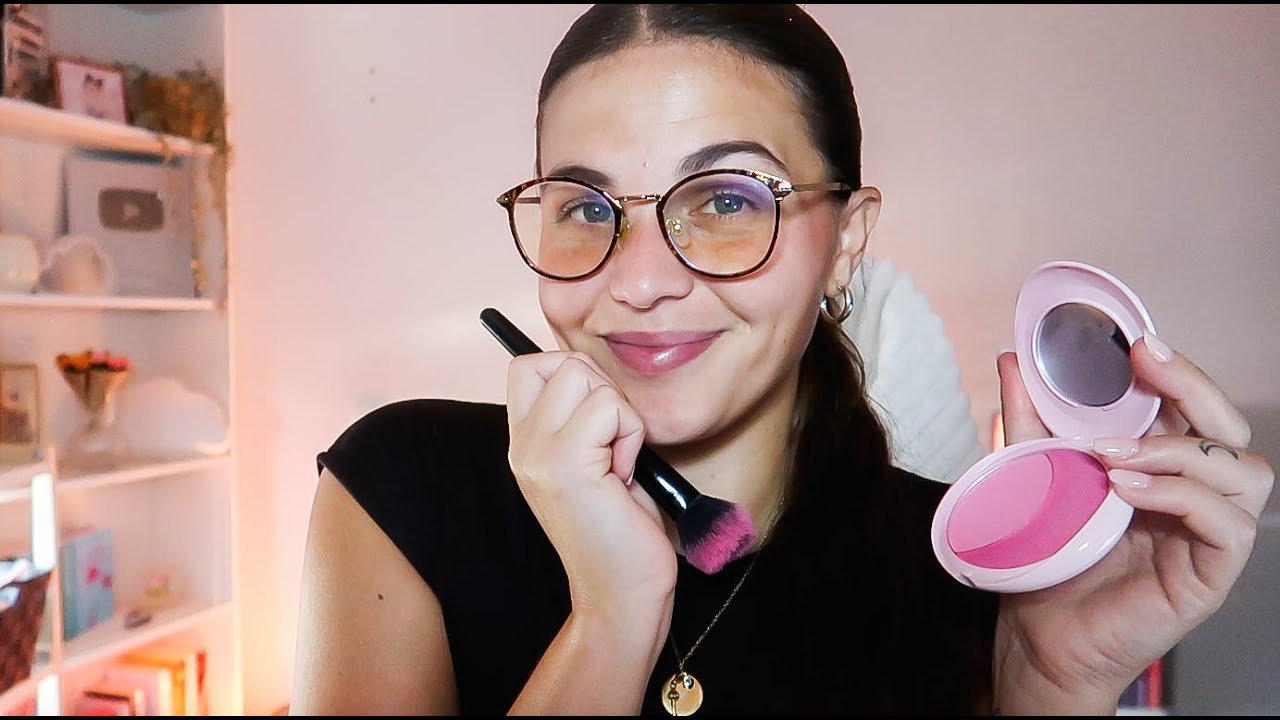 ASMR POV : Je suis la timide du fond de la classe, tu me laisses te maquiller 🥺?