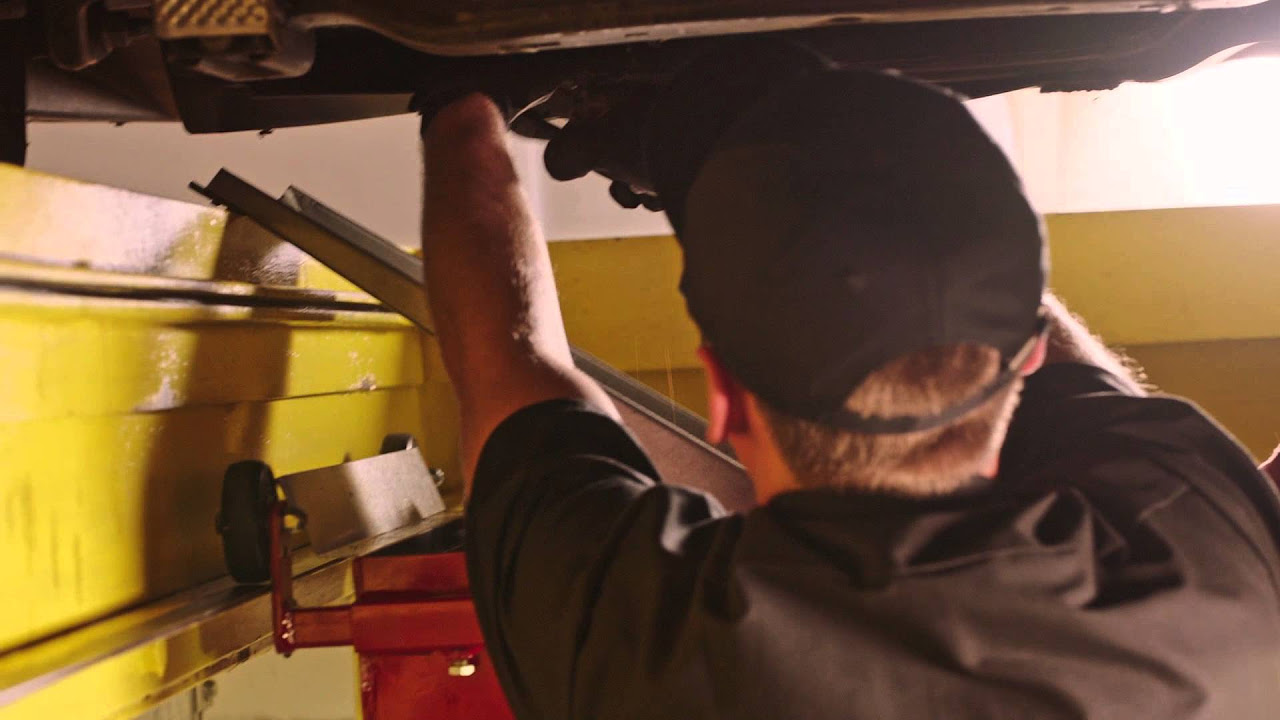 How Jiffy Lube Performs a Signature Quick Oil Change