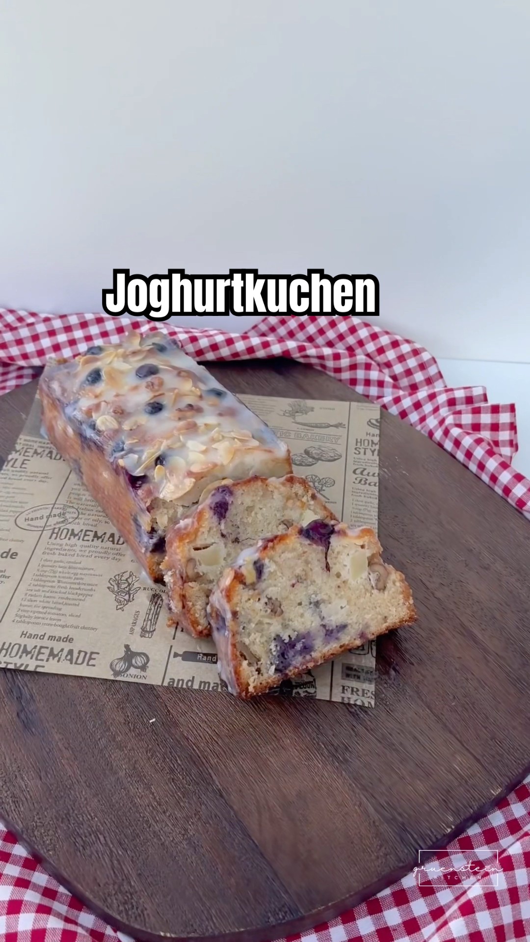 Saftig leckerer Joghurtkuchen mit Äpfel und Blaubeeren #kuchen #kek # ...