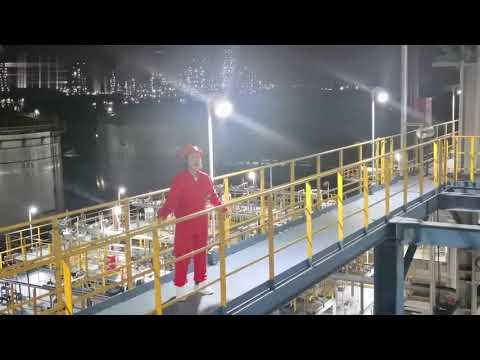 云朵夜唱《一盏灯》在浙江宁波镇海炼化厂栈桥