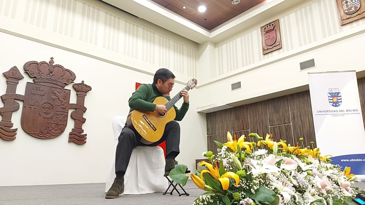 Renato Serrano in concert / Chile / Hommage Friederich luthier Valentim Brasil .