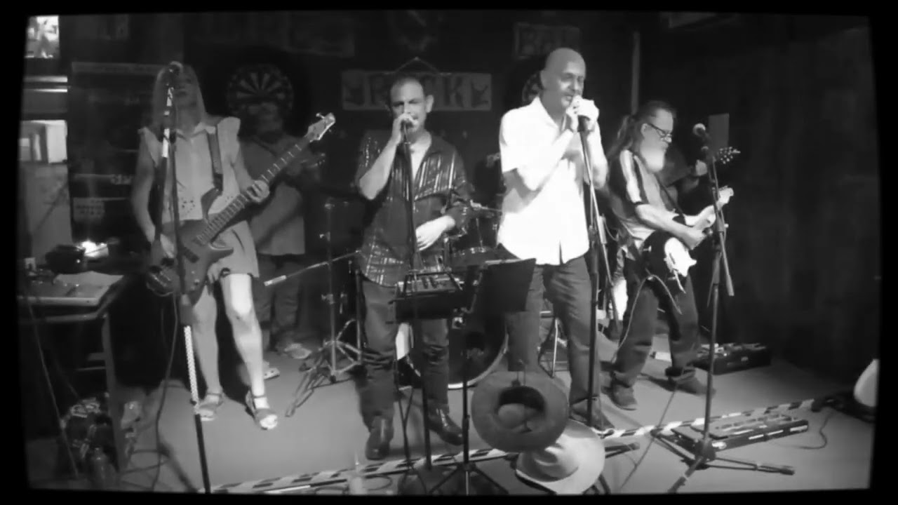 Tennessee Whiskey played by BOX 22 Live in Dart Rock Bar