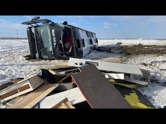 Shania Twain's crew bus rolled over in Saskatchewan crash