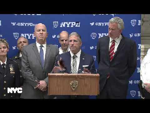 Mayor de Blasio & Police Commissioner O’Neill Hold Media Availability defensa y justicia