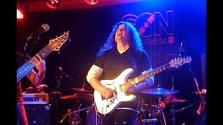 Vinnie Moore - "Riding High" with fantastic jam - December 1, 2018