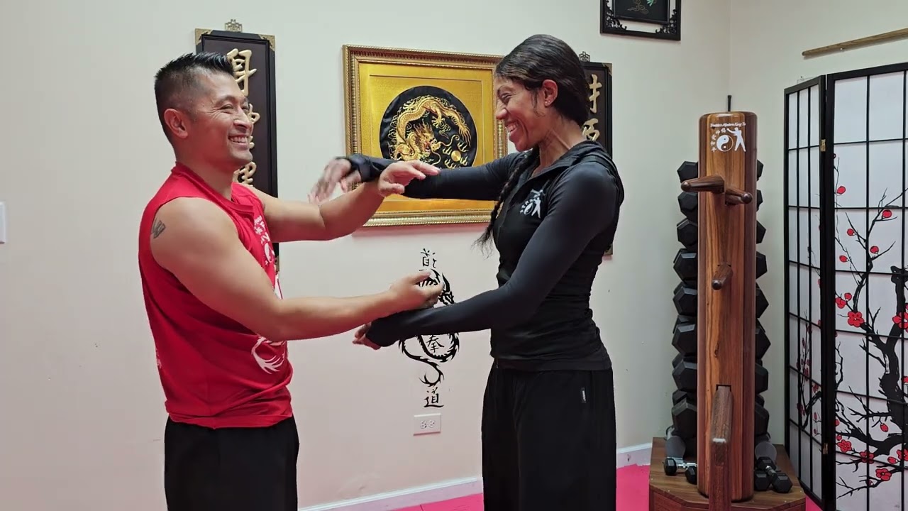 Wing Chun Sticky Hands (Chi Sao) - Beginners Lesson - Sifu Freddie Lee's Kung Fu