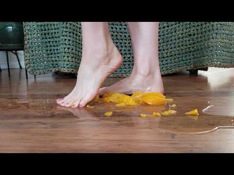 Food Crush | Peaches - Feet - SQUISH