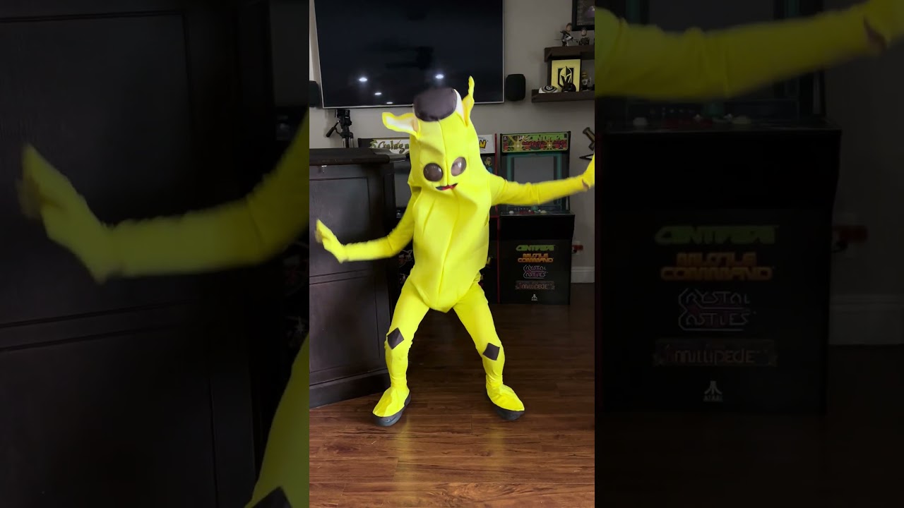 Johnny - Fortnite Dancing Banana Boogie Bomb - Spirit Halloween 