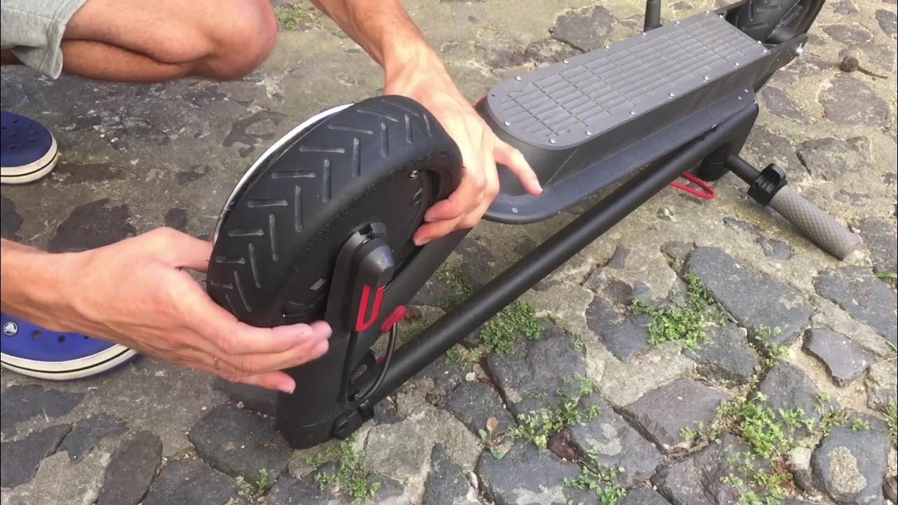 Как поставить заднее колесо на самокат. Заднее колесо электросамоката kugoo м4 pro. Заклинило колесо самоката. Подшипник на колесо самоката kreiss. Halten rs02 переднее колесо.