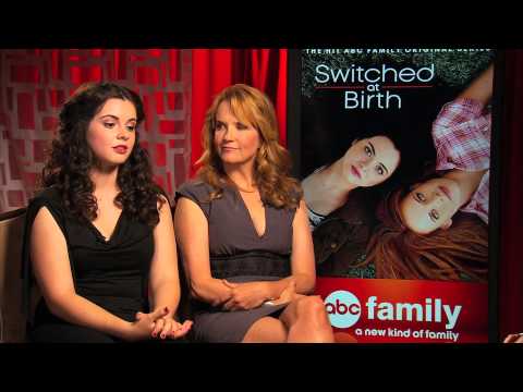 Switched at Birth - Vanessa Marano and Lea Thompson Interview [VIDEO]