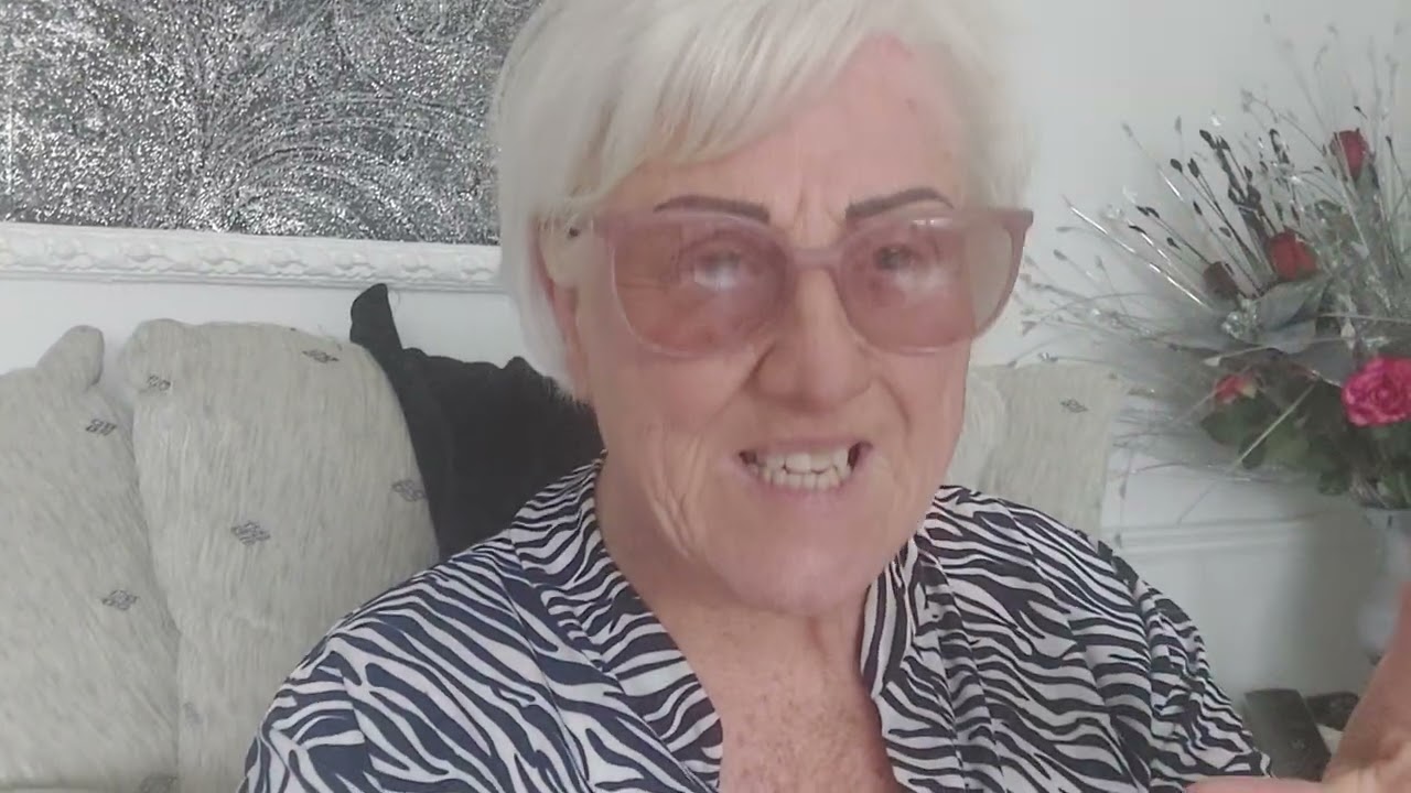 Благотворительный магазин и перевозка тему..