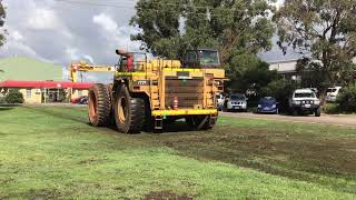 1997 Caterpillar 777D Rigid Dump Truck
Link to Sale
https://www.graysonline.com/sale/9017569/earth-moving-and-mobile-plant/dump-trucks-water-carts-grader-wheel-loaders-crane 1997 Caterpillar 777D Rigid Dump Truck