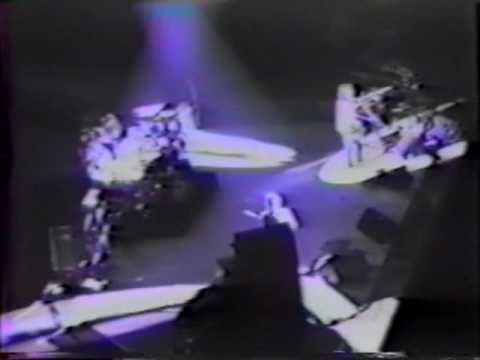 rush---yyz-/-neil-peart-drum-solo-(cut)-11-21-1984