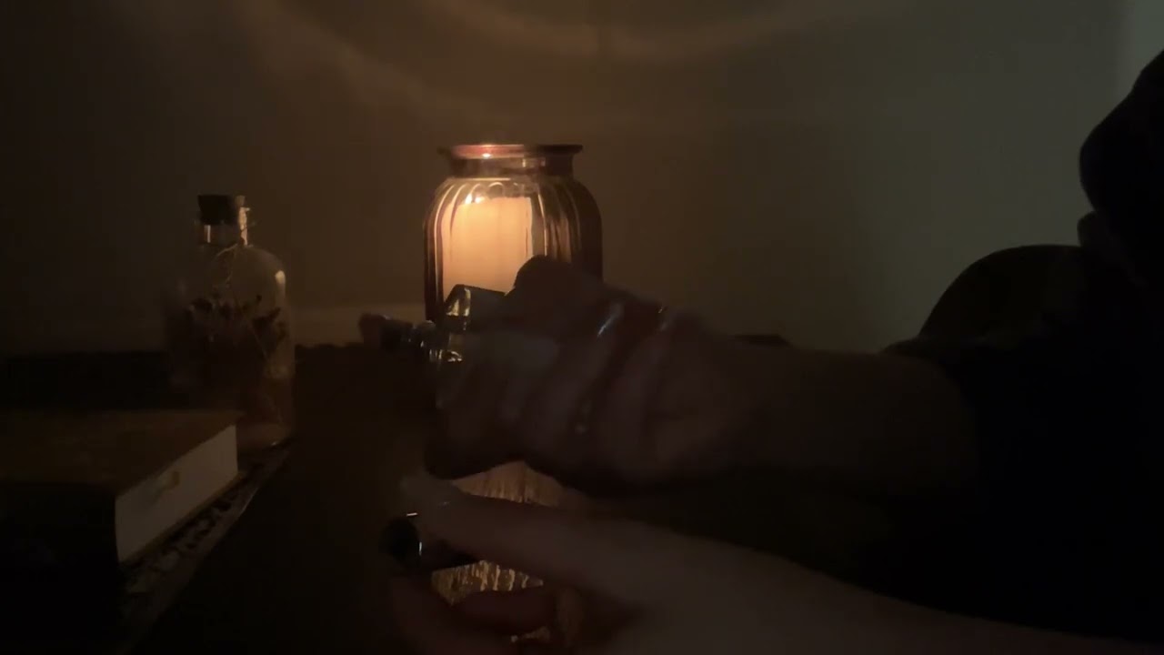 Late Night ASMR - tapping, scratching and items