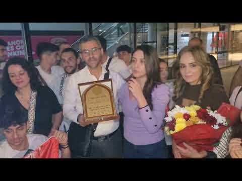 تكريم فرقة الاصايل لحظة وصولها الى بيروت