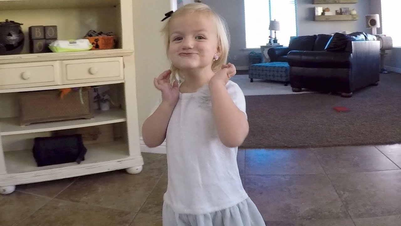 👧 WHEN SHOULD A LITTLE GIRL GET HER EARS PIERCED?! 👂 - YouTube