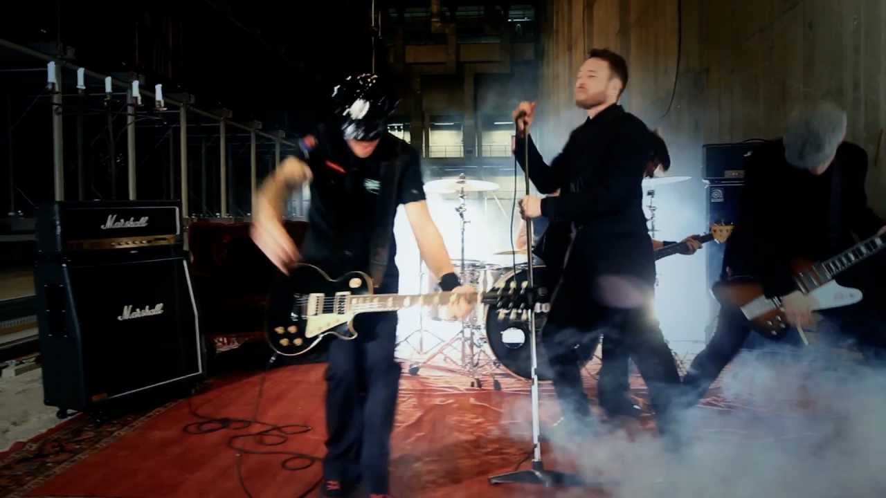 Diamondog - Let it Show (HD)