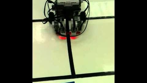 WRO 2011 old Lego Nxt cube size color sorter