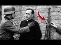 Soldat German Pune Preotul La Zid Jertfa Lui Și Mosin Nagant Răstoarnă Execuția
