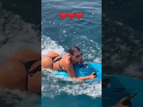 جورجینا رودریگز داغ و سکسی با بیکینی در حال شنا بیکینی جورجینا Cr7 Georginarodriguez