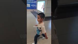 ARKANZA PANIK!DI STASIUN LRT,BUNDA TIBA-TIBA MENGHILANG!#duniaarkanza#MencariBunda#youtubeshorts