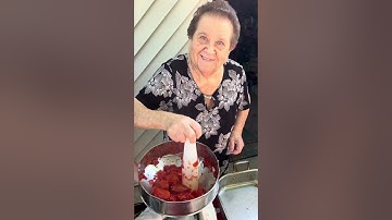 How does Nonna Pia Make Her Homemade Tomato Sauce?! Watch to find out!