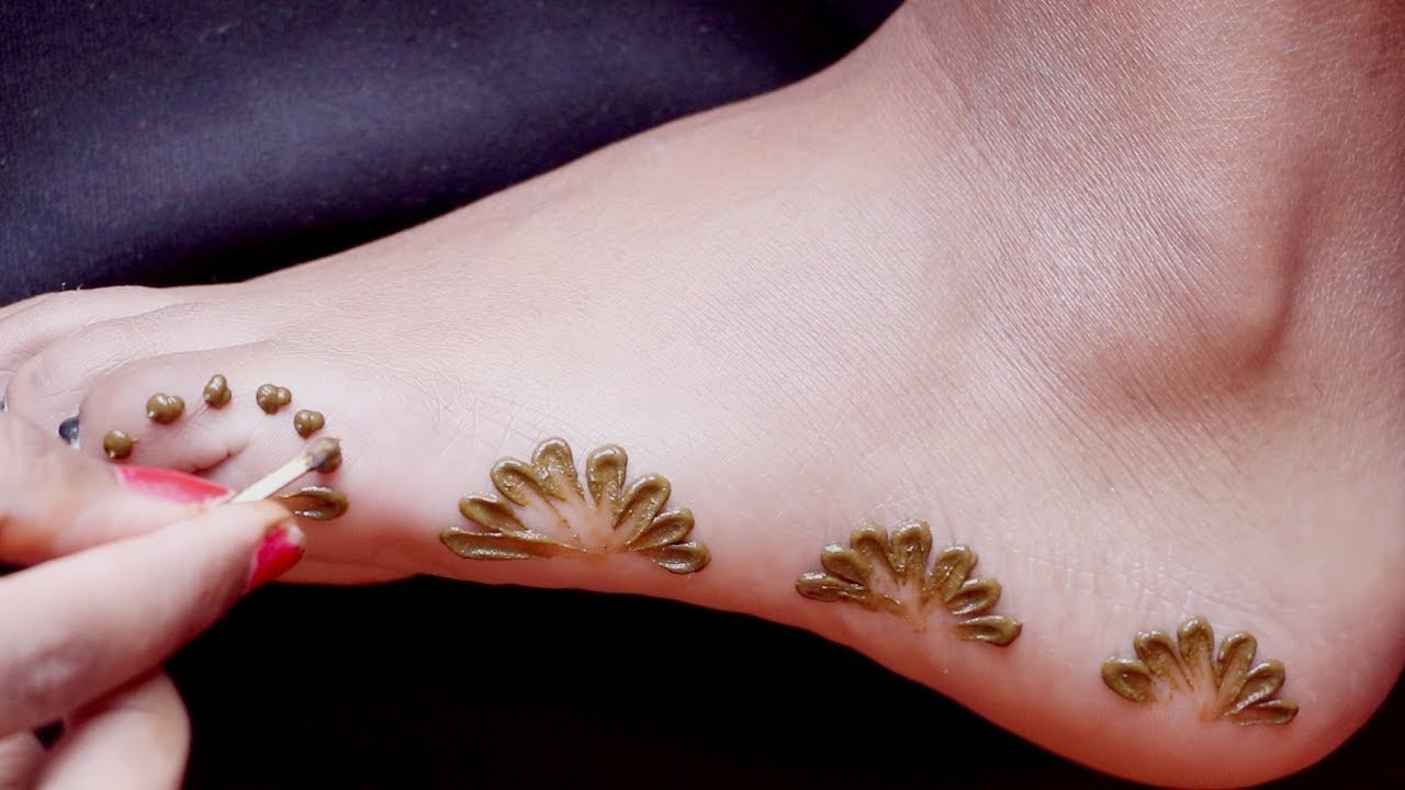 Very Stylish Simple Mehndi Design For Legs || Legs Henna Design ...