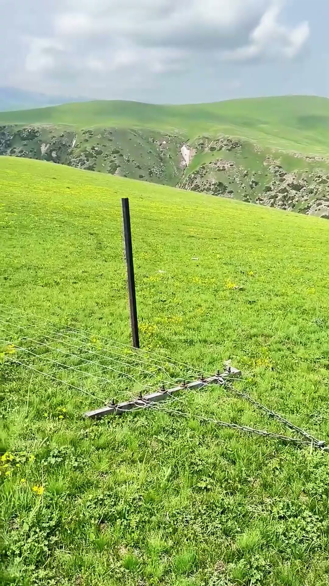 Grass wire railing installation process- Good tools and machinery make work easy