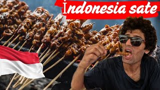 Download Lagu Mas bule probeert voor het eerst saté, Indonesisch streetfood! 🇮🇩😱 MP3
