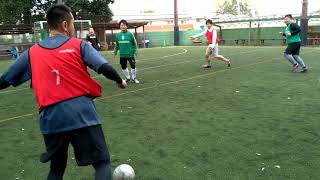 OVER30個人参加フットサル ゲーム大会 決勝戦 赤 vs 緑 20190407 screenshot 1