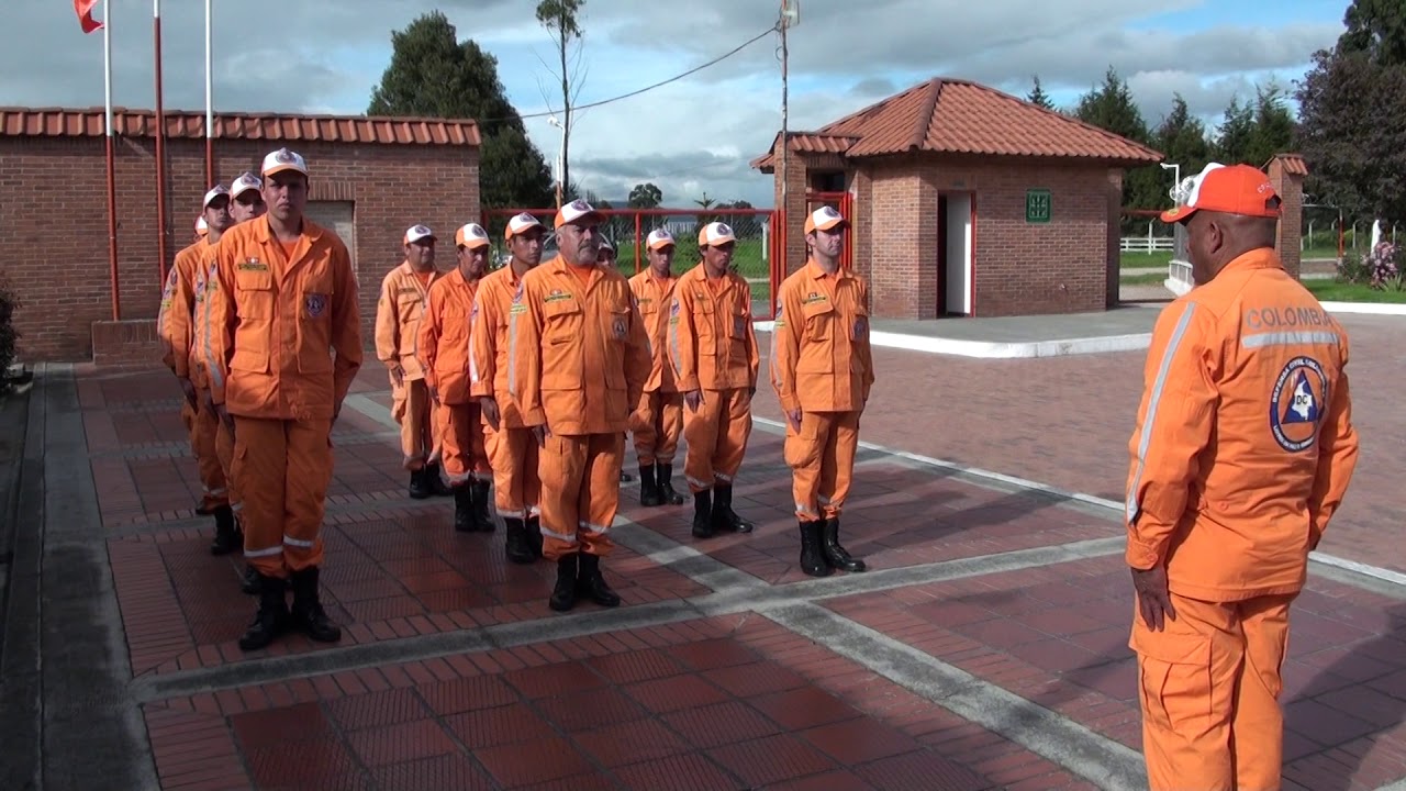 11 SALUDO FIRME CUBRIR - Disciplina de Patio Defensa Civil 2017