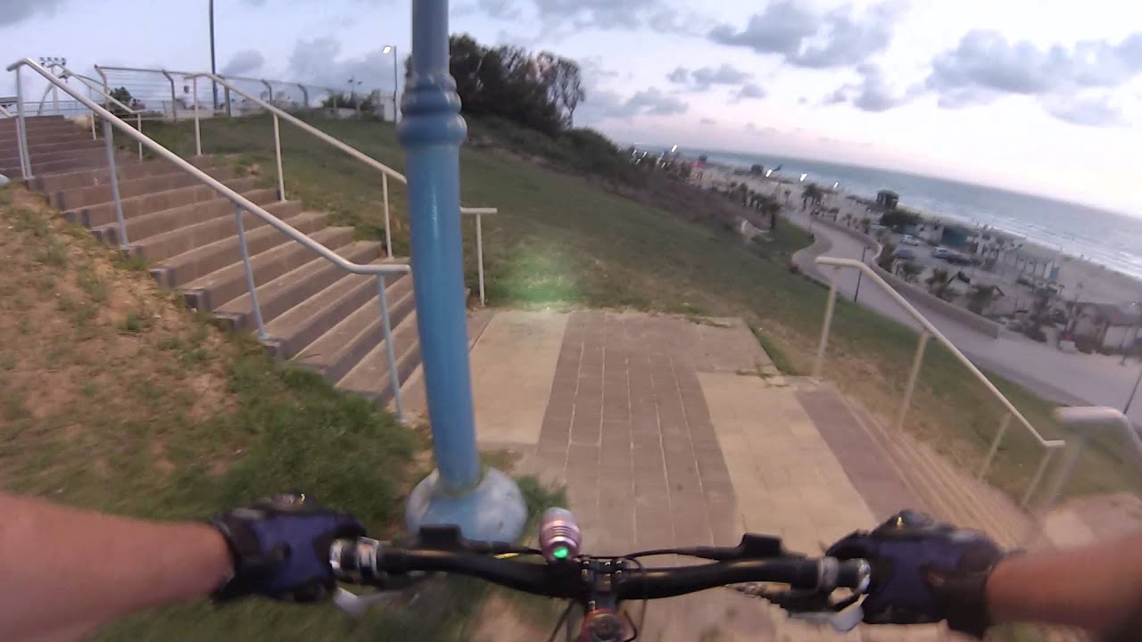 Rishon Beach. Up and Down.