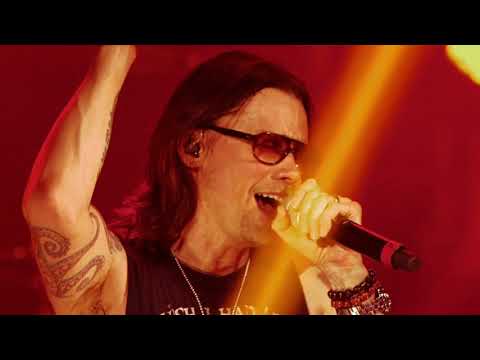 Putar Wicked Stone (feat. Myles Kennedy and The Conspirators) - Slash