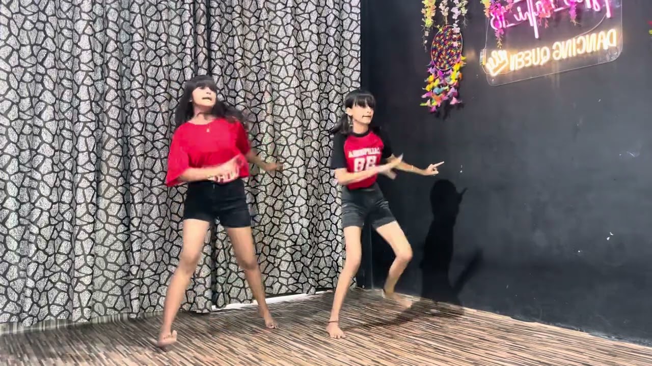 Raat ke sikari❤️‍🔥,, dance cover by isha rathi and. Nisha rathi #masoomsharma #isharathi #subscribe
