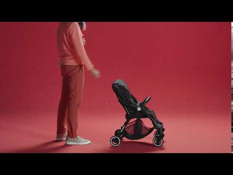 Hamilton Stroller Feature - Magic Fold with Child