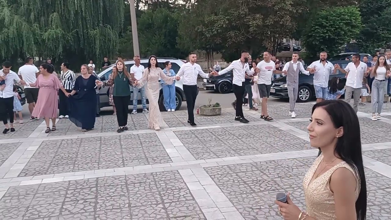 Ати Молова и Дедов Груп