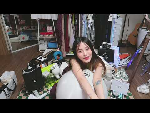 생일 선물 언박싱 하면서 친구들 소개하기🎁🎂 thumbnail