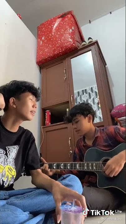 Story Wa Galau 30 Detik Gitar - Cover Ziell Ferdian