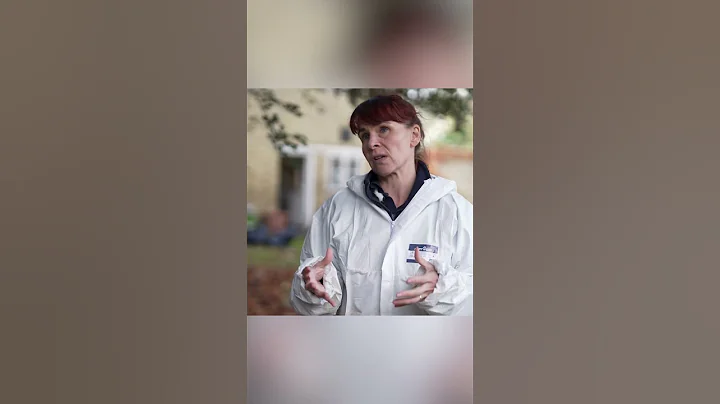 Cleaning out fridge that hasn't been cleaned in 10 years!