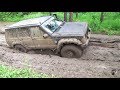 Чероки по грязи в жёсткой колее (Jeep Cherokee in deep mud)