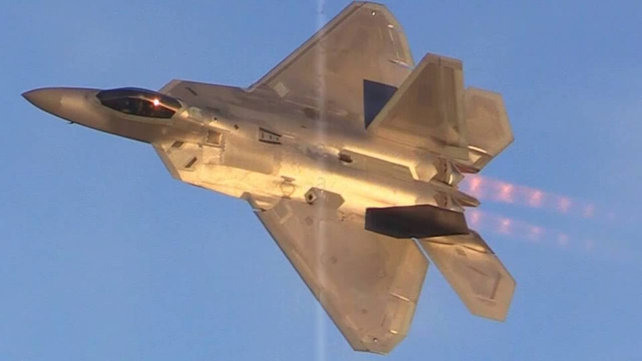 T 50 PAK FA ·VS· F 22