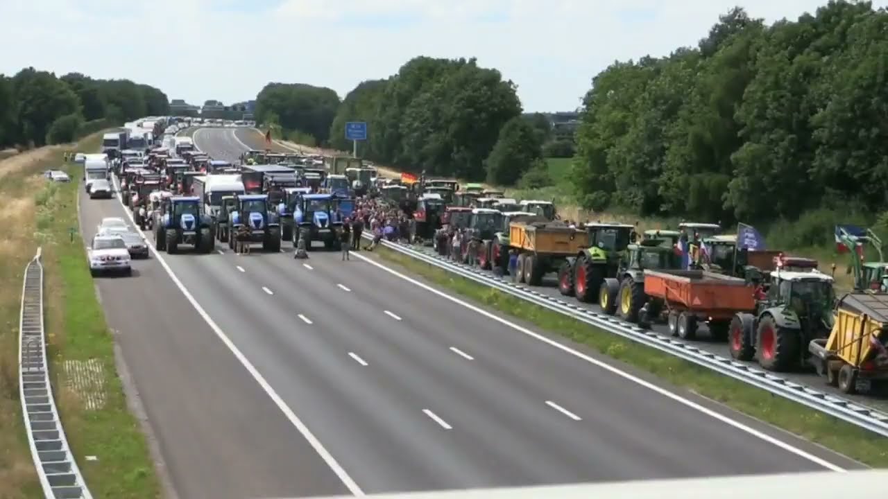Dutch Farmers Block Highway