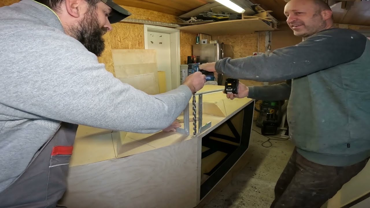 Ein neuer Fahrrad Wohnwagen entsteht, Bautag 9 und 10