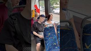 Omzunda Uyuyakaldı Sonra Bu