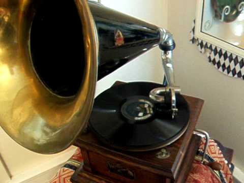 Victor II Gramophone plays Al Jolson "Where did Robinson Crusoe go with Friday on Saturday Night"