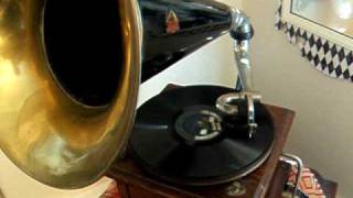 Victor II Gramophone plays Al Jolson  