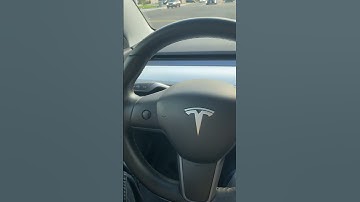 The best feature in Tesla’s Christmas Update: Turn Signal Activated Blind Spot Cameras!