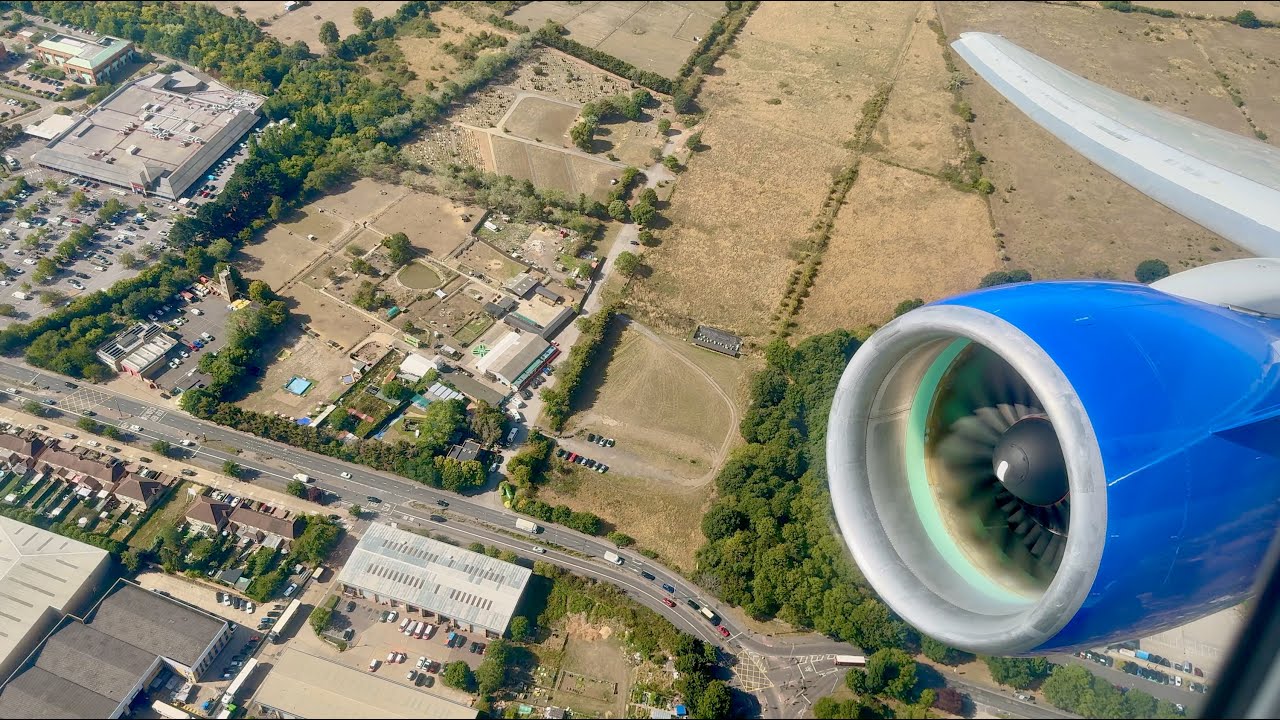 AMAZING Pratt PW4090 Engine Roar | 777-200ER | London Departure