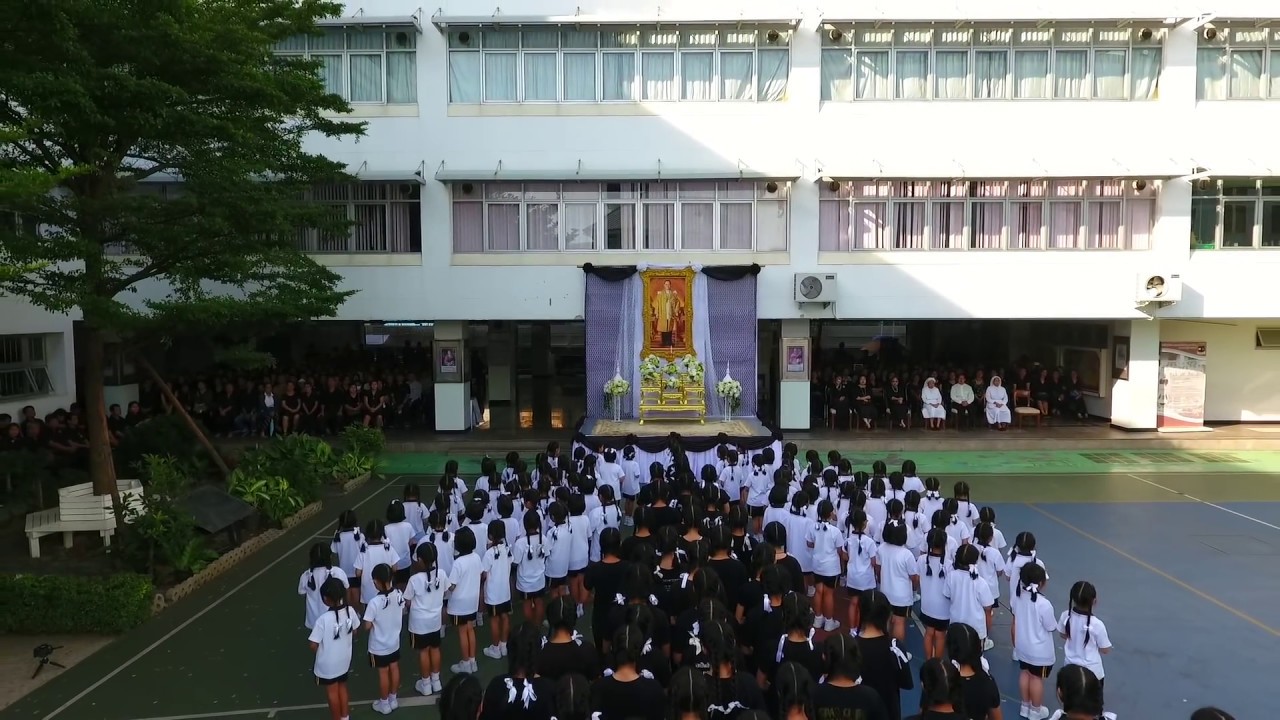 พระราชาในนิทาน ( ธ สถิตใน ♥ นิจนิรันดร์ ซ.ค.ค. )