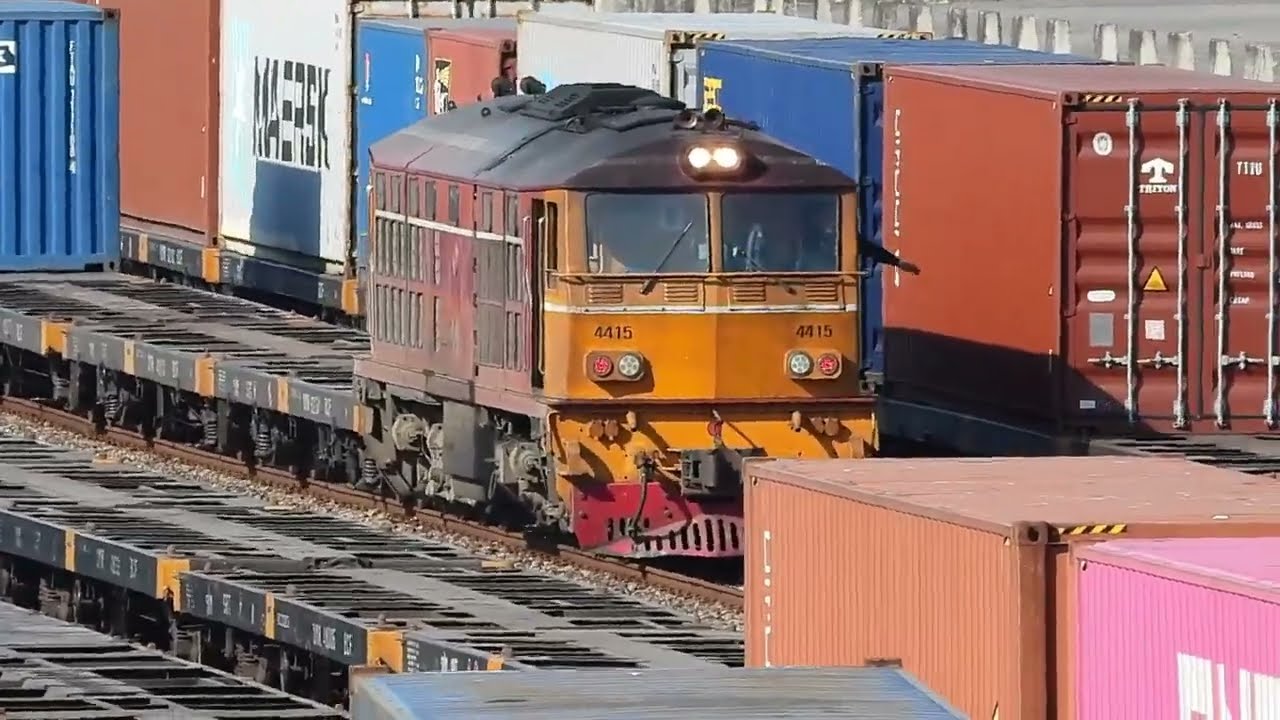 ขบวน 726 เข้า ICD ลาดกระบัง